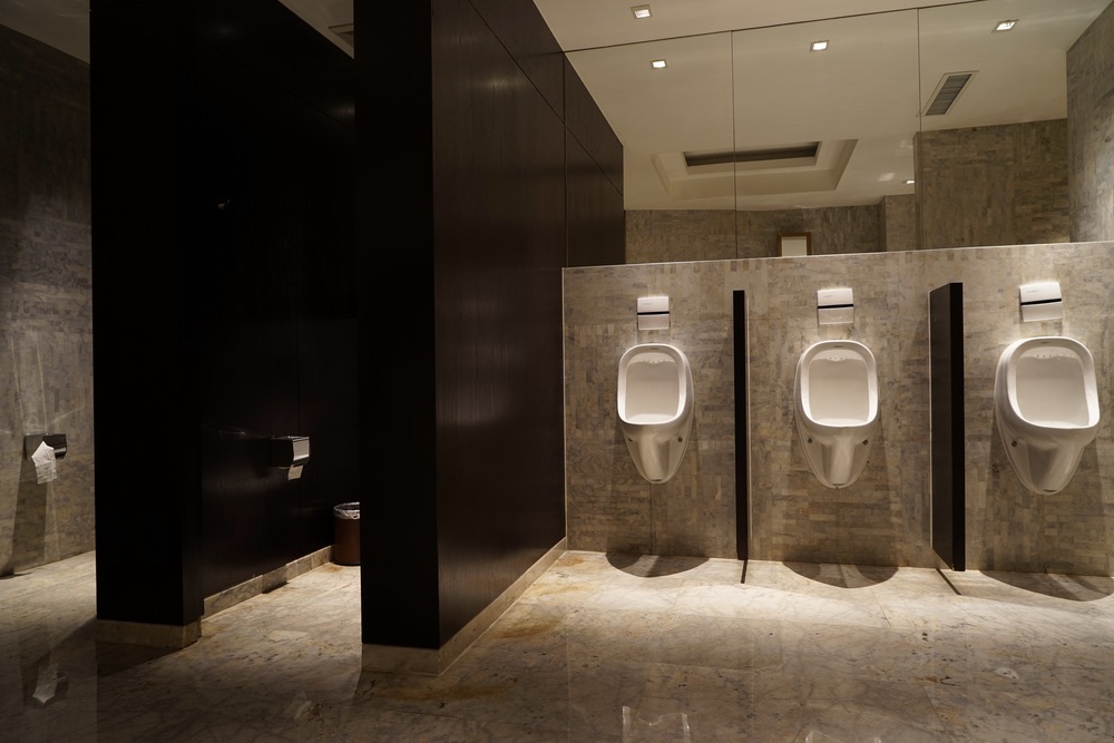 Why You Shouldn't Use Partitions In A Luxury Bathroom ...