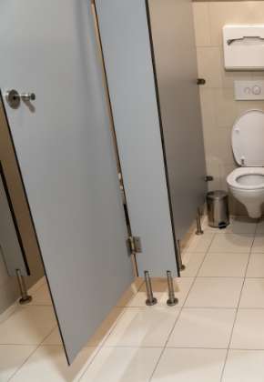 Hadrian Toilet Partitions