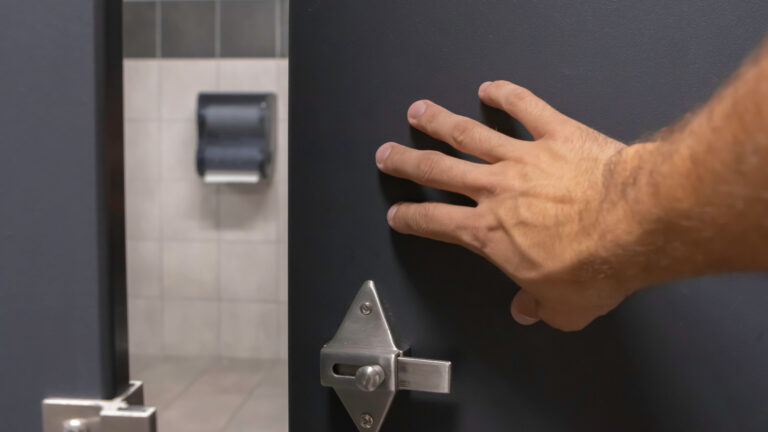 How to Choose the Right Commercial Bathroom Paritions for Your Business Needs