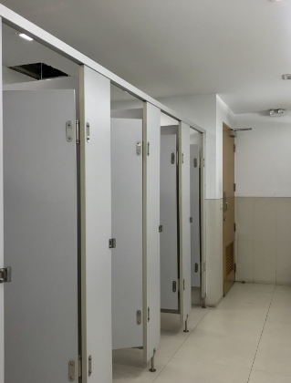 phenolic restroom partitions